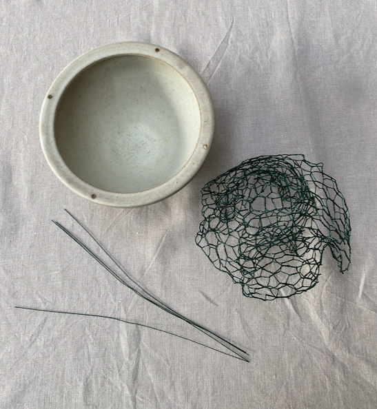 Rimmed Flower Bowl with Wire